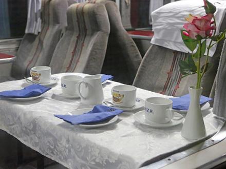 kapiti pullman table setting v2