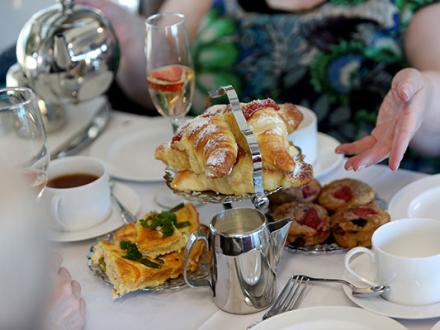 pullman breakfast
