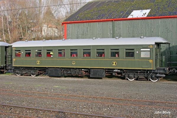 AA1265 Pullman green
