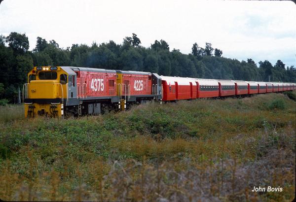 Dc4375 on Girl Guide train