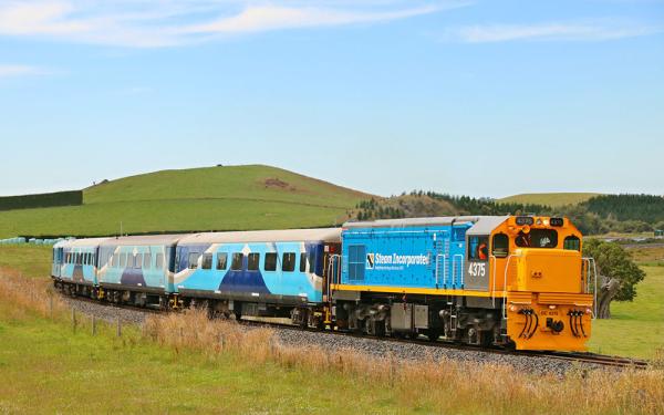 Mainlander train Clinton