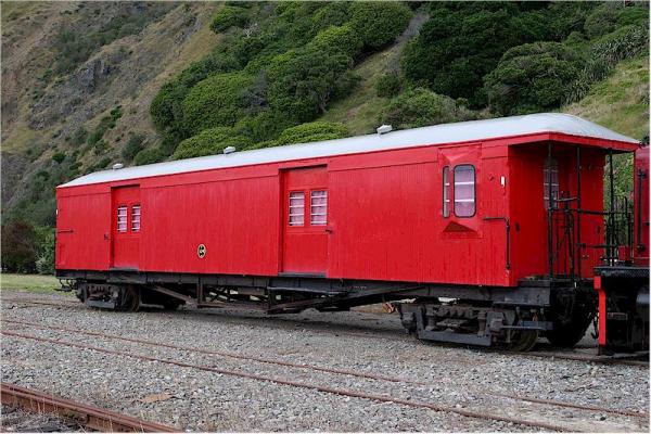 F524 side view at Paekakariki.