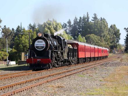 steam train art deco otane