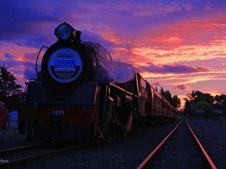 steam train sunset otane