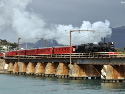 scenic steam train paremata