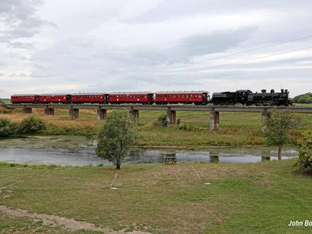 tourist train bleneim bridge