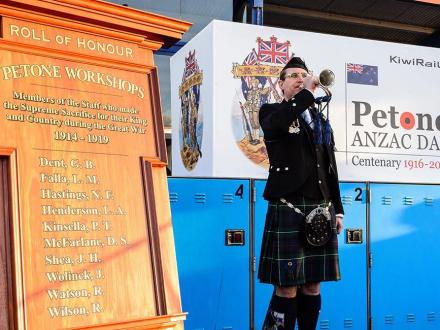 petone anzac service 100