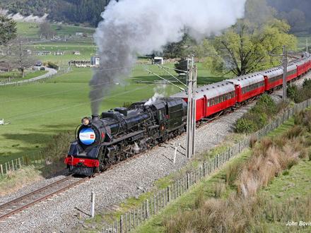 Rotary Express putting on a display past Mangaweka