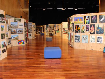 daffodil festival art display