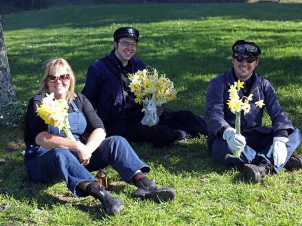 daffodil train trip crew