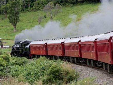 nostalic train ride steam manakau