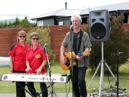 wayne mason entertains train journey