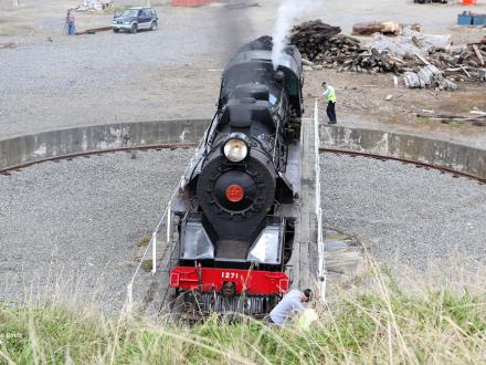 loco turn table steam engine taihape
