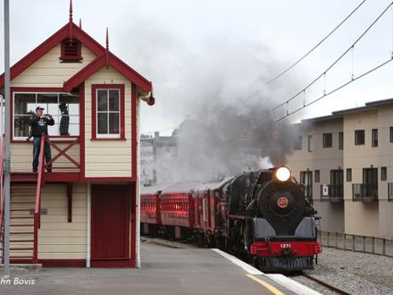 paekakariki signal box steam train ja1271