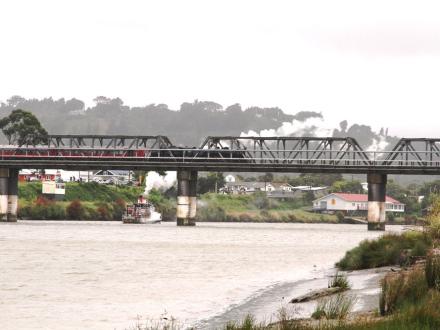 whanganui river steam train paddle steamer