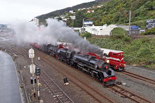 parallel running heritage trains